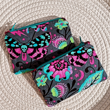 Load image into Gallery viewer, Zippered Small Coin Bags