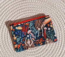 Load image into Gallery viewer, Zippered Small Coin Bags