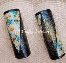 Load image into Gallery viewer, Daisies 20oz- Vinyl and Glitter Tumbler- DV
